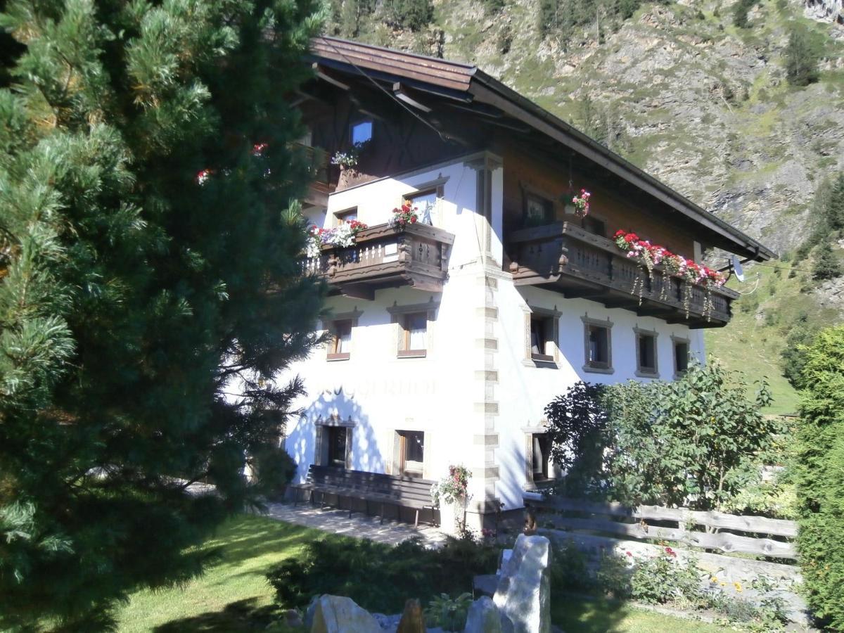 Hotel Gaestehaus Bruggerhof Längenfeld Exterior foto