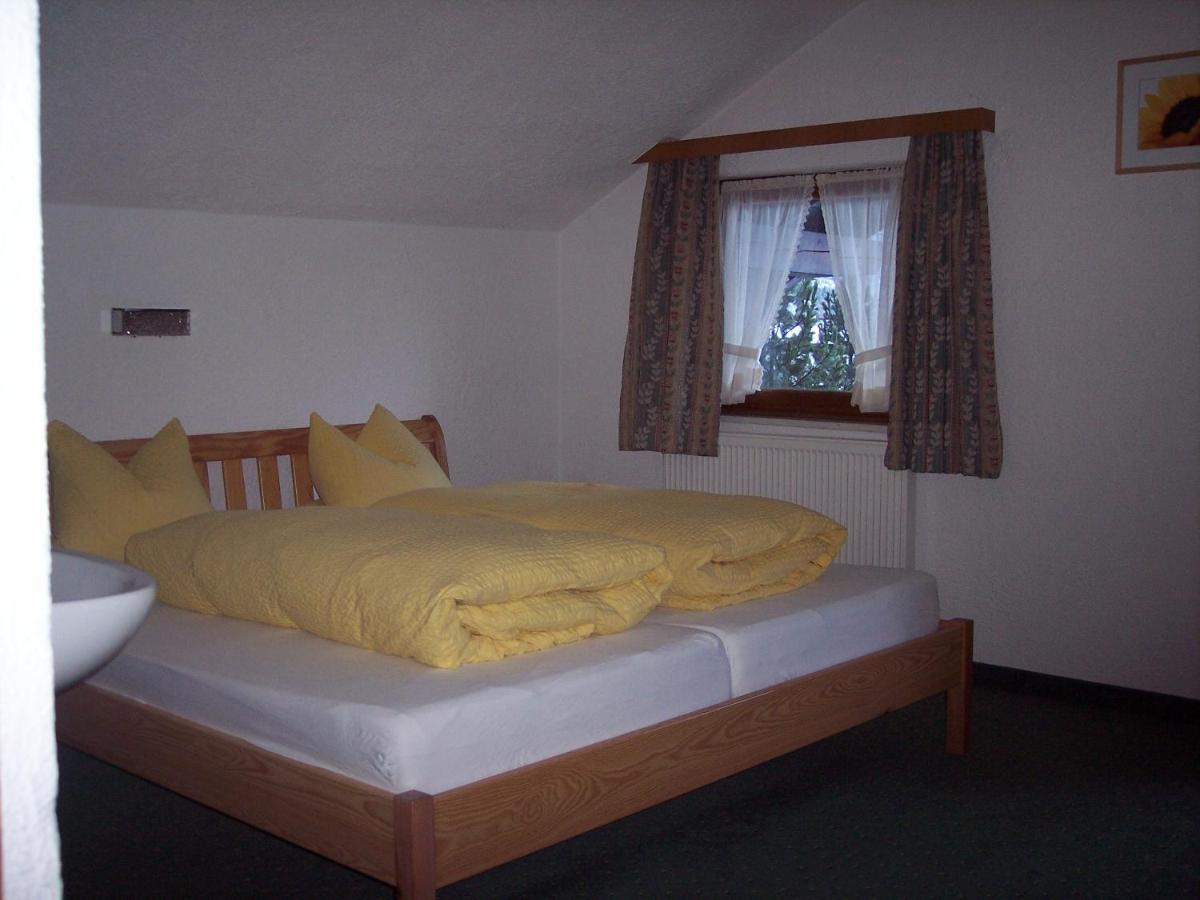 Hotel Gaestehaus Bruggerhof Längenfeld Habitación foto